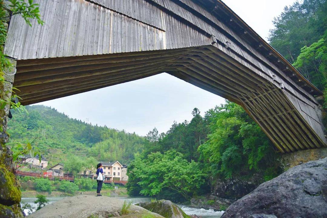 此为下党村的鸾峰桥