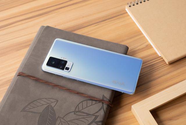 少见!vivoX50销售火爆、同时得到媒体、消费者一致好评