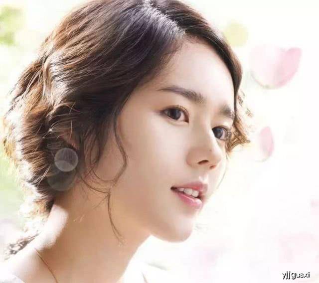 嘴大的女性 8eae465aa5744284830e7e780c8c654a.jpeg