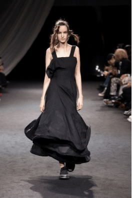 yohji yamamoto 2020春夏女装走秀造型look