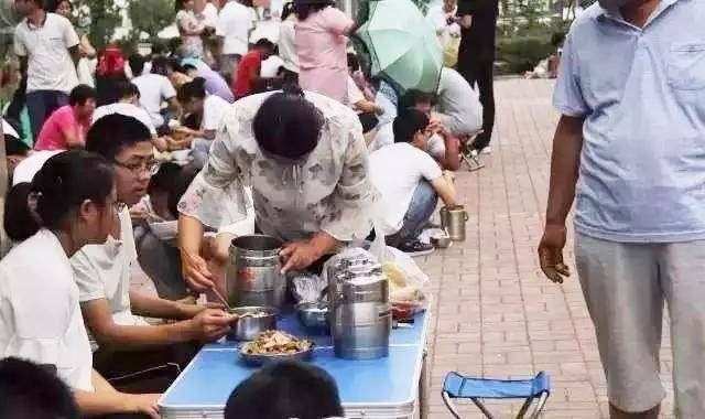 郸城|“最牛县高”考前校园照让人泪奔!考上一个大学生,挖掉一个穷根子