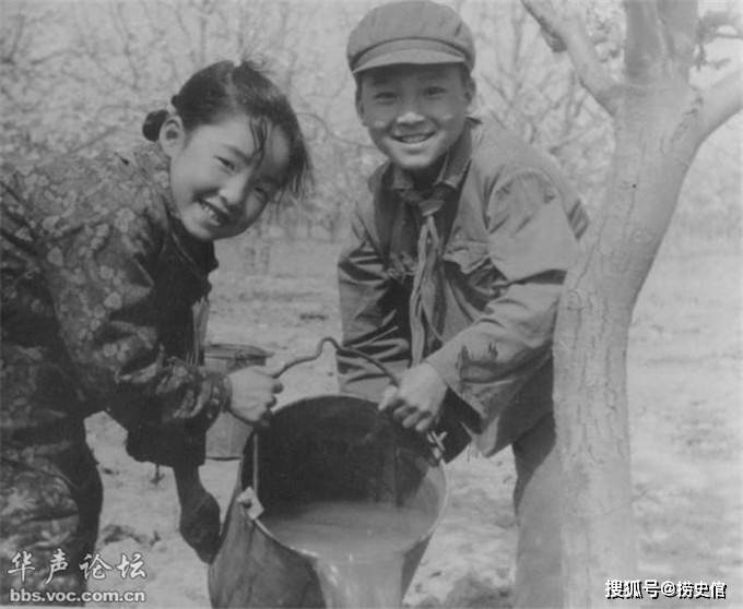 七十年代河北泊头农村,姑娘们是生产队里半边天