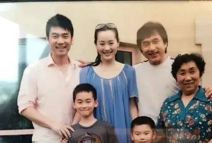 林依轮妻子罕露面，撞脸许晴气质端庄，曾是名