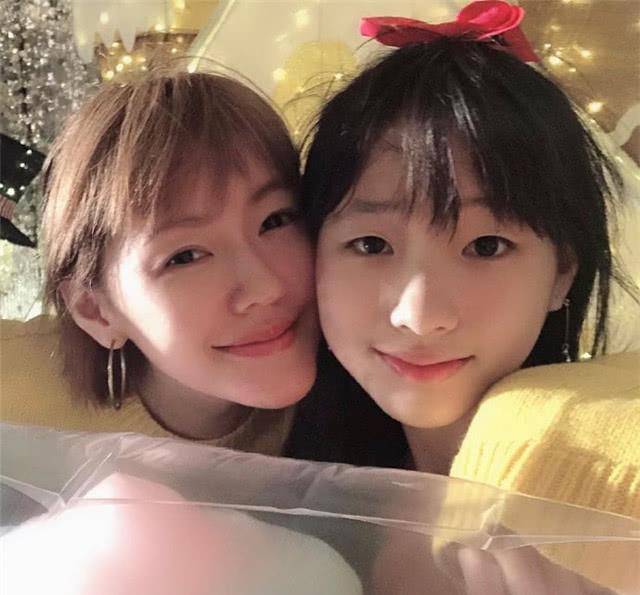 小S过41岁生日，大女儿许曦文发文庆祝妈妈生日快乐