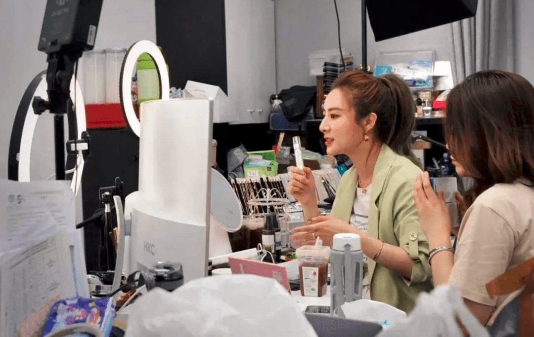 鹿死谁手？天猫、京东、拼多多，拼了！