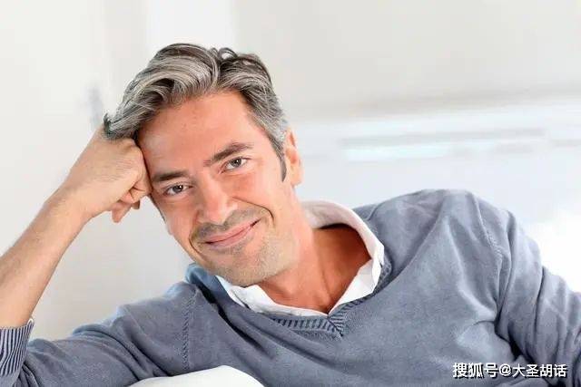 掌握一个男人,不需要观察,问这4个问题就可以了