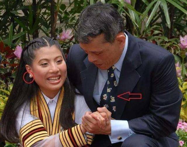 泰王后宫又添人!比苏提达小10岁,长相与西拉米极为相似