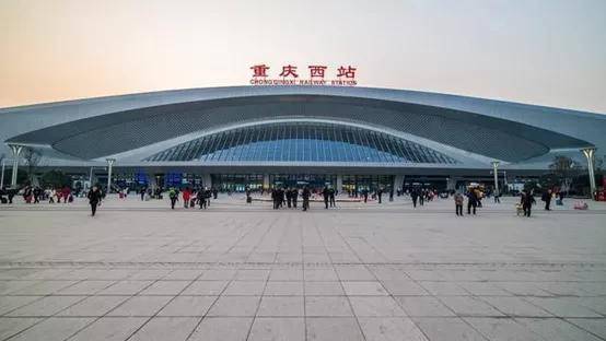 上面也可以看出重庆北站,重庆东站的位置关系