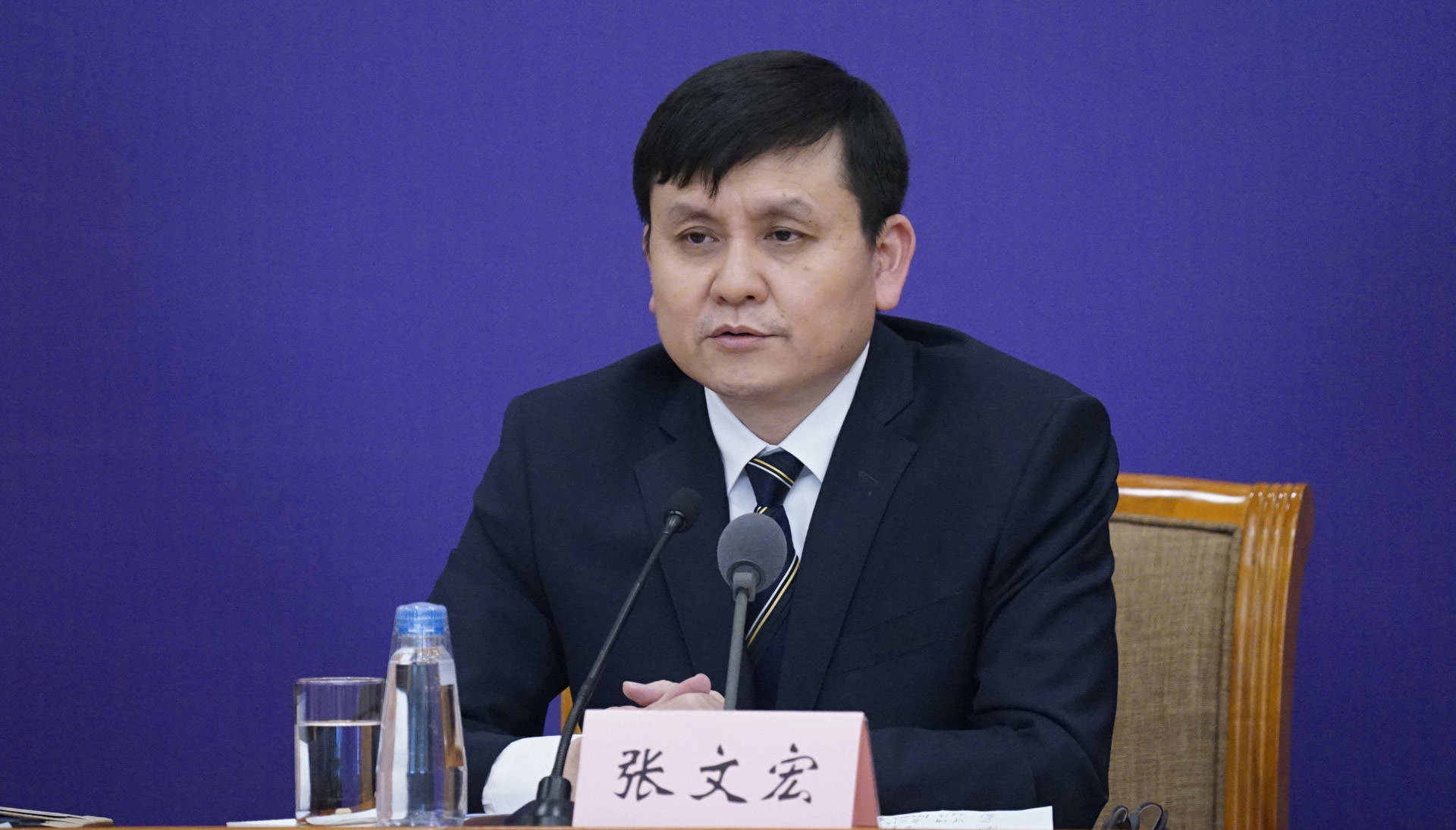 官宣！张文宏医生补选为上海市人大代表，已通过资格审查_会议