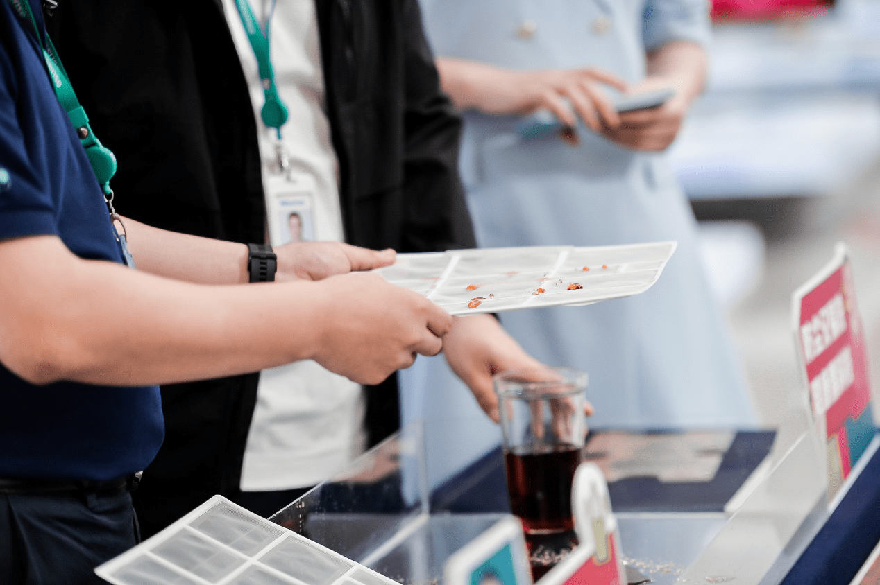 我的天呐,这么神奇吗!岳云鹏探秘海信空调黑科技-家电圈官网