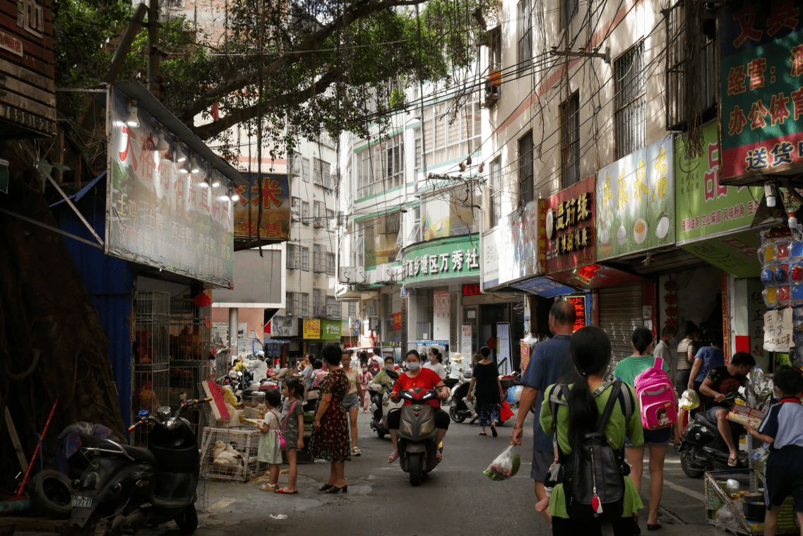 西乡塘外来人口_薛之谦天外来物图片