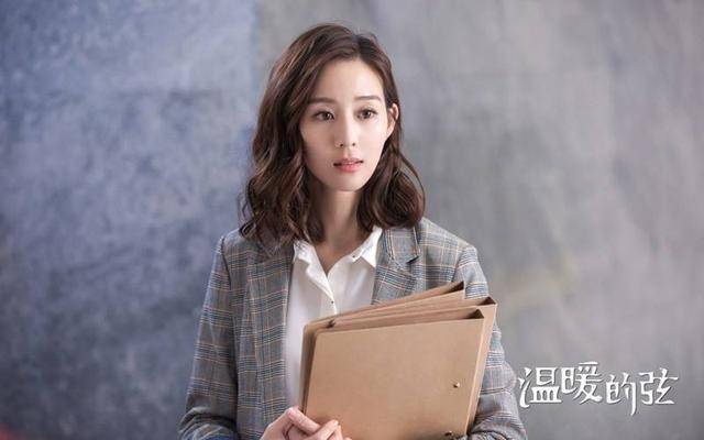 37岁的张钧甯：颜值学历双高的演技派艺人，自在