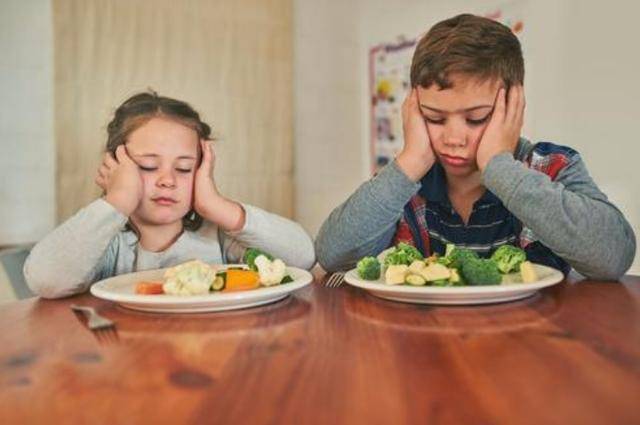 原创孩子上幼儿园后,一改挑食毛病吃饭倍香,看到朋友圈后父母心疼了