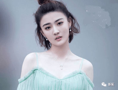 虞书欣不是才24岁吗?怎么就秃成这样了…