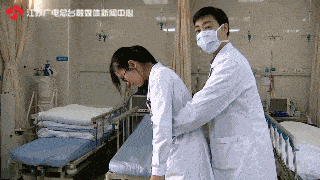 香蕉|把1岁娃吃进了医院，孩子食物无小事奶奶分半根香蕉给娃吃