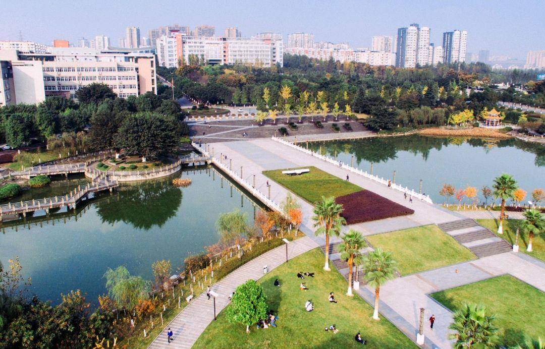 重庆地区这所非985高校的名气与985高校有得一拼，不是西南大学