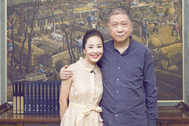 马未都：我有一件转心笔筒，设计非常精巧，故宫博物院也有一件