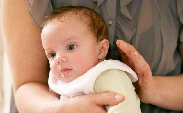 三个反应，暗示宝宝过度喂养，若不及时制止，可能引发脑损伤