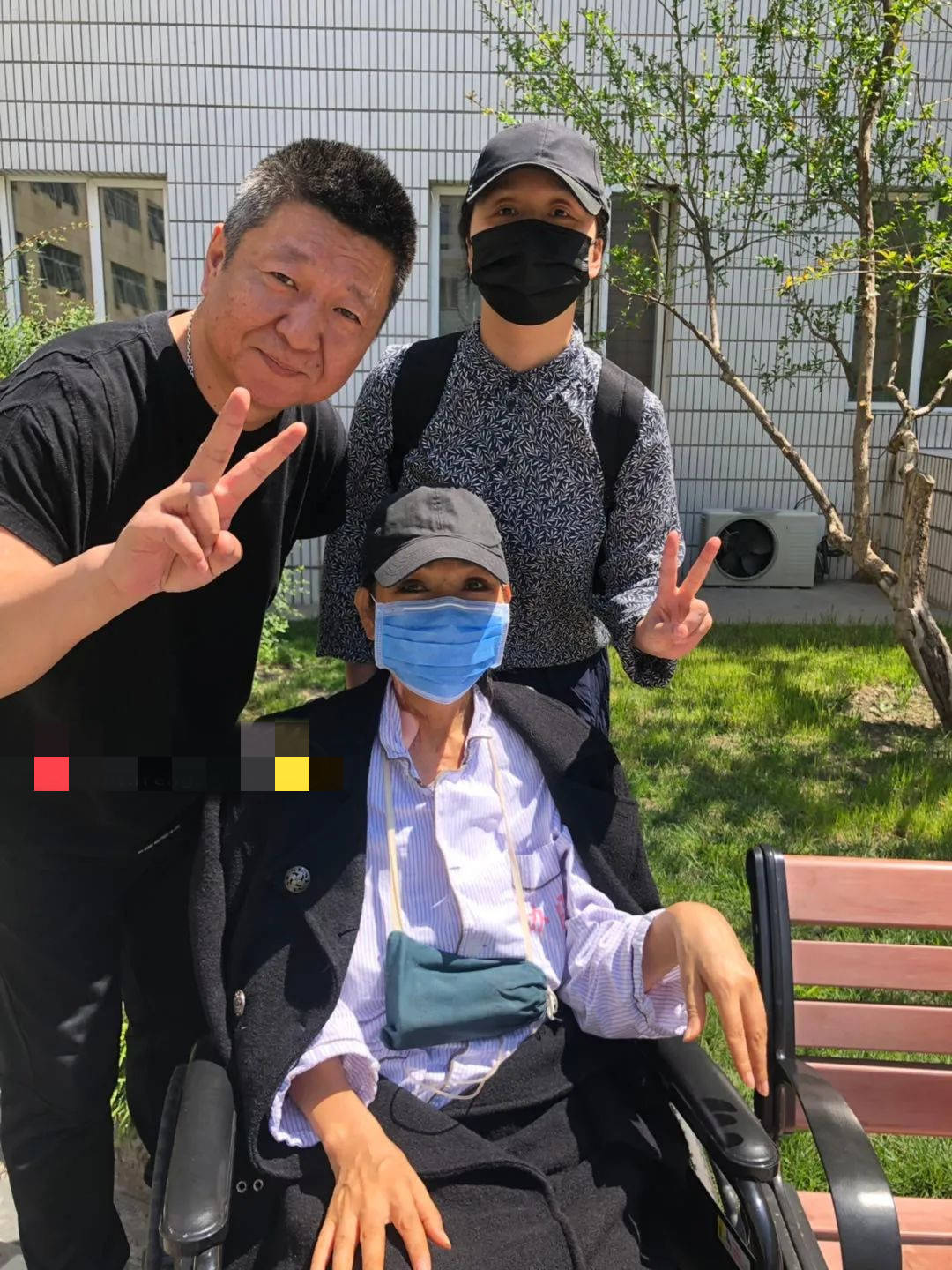 最美女明星皮肤溃烂手指发黑，放下性感包袱往