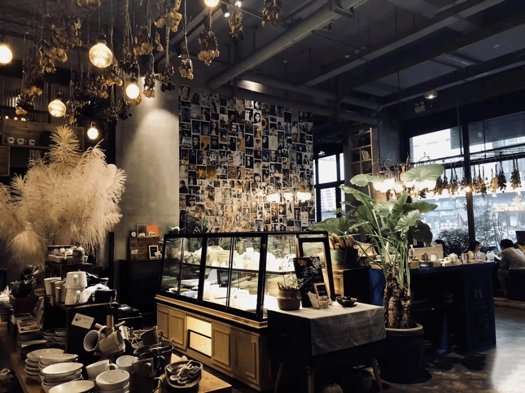 人均咖啡店_街角的咖啡店图片