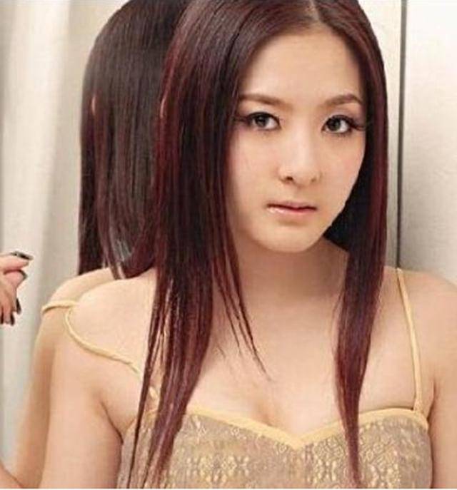 知名女星翁虹的干女儿,甘愿做小三5年,一言不合就当街