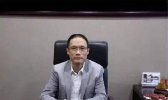 原创绿地张雨婷频发动态，一句句话的背后，给家有女孩的父母提了个醒