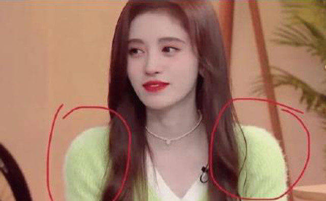 四千年美女鞠婧祎再上热搜，被质疑为显脸小，