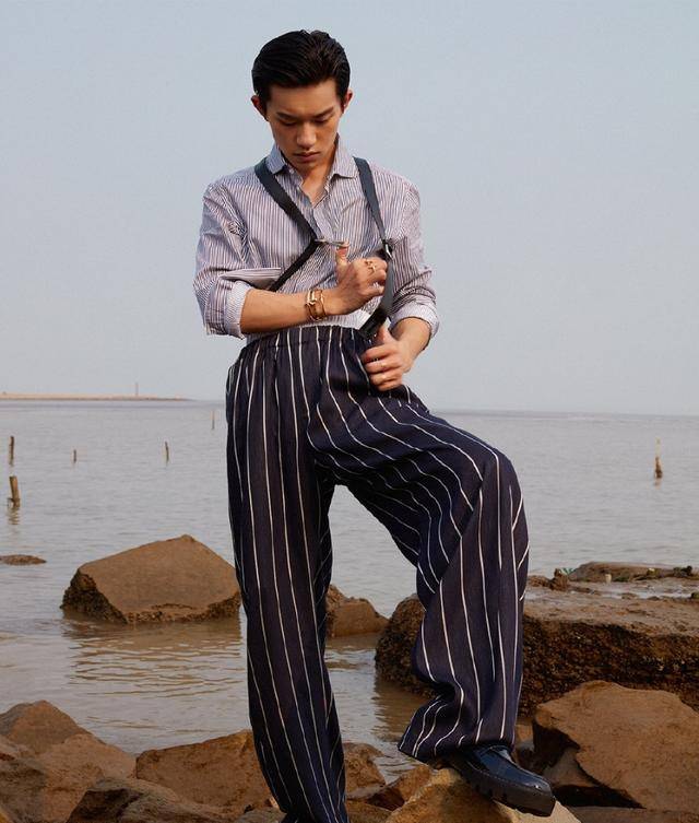 19岁易烊千玺首谈获金像奖感受，称：非常意外，