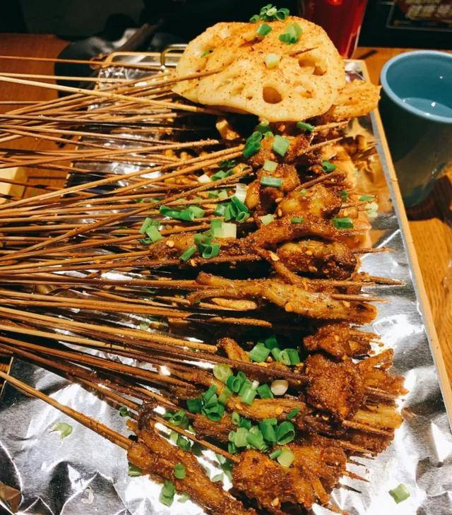 酷暑夏日,烧烤配啤酒才是你的最佳选择!