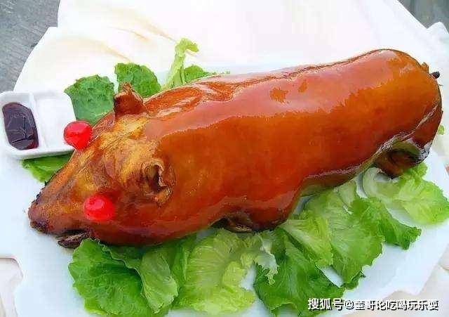 正宗广州烤乳猪这样做色泽大红,油光明亮,皮脆酥香,肉