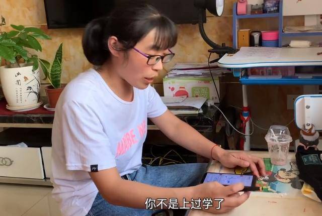 寒门|调换2人人生轨迹，高考对寒门学子意味什么高考录取通知书被卖