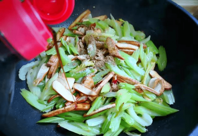 炒芹菜放香菜一起好吃吗 a9dc8278f907444381bcdaf87fdada37.png