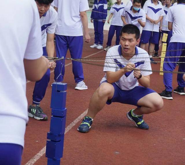 金榜题名|金榜题名季 | 轻松一夏，自信“应战”第四中学凤凰花开时