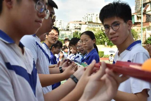 金榜题名|金榜题名季 | 轻松一夏，自信“应战”第四中学凤凰花开时