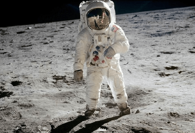 原创美国阿波罗登月计划是造假?看看这些当年的高清登月照片就明白了