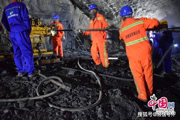 云南召泸高速公路高瓦斯隧道双线安全贯通_施工