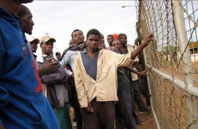 困顿gdp_困顿迷茫(3)