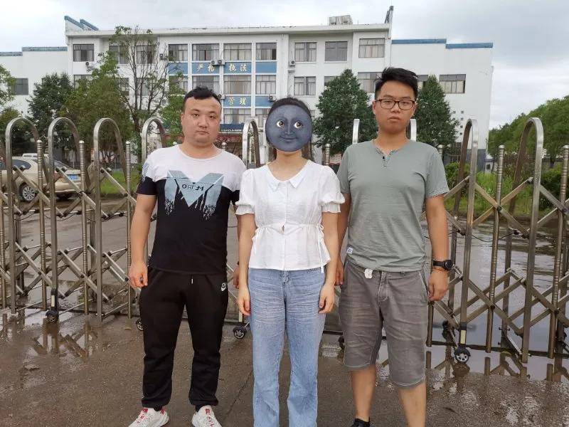 刑警大队经过一系列部署和工作,于 6月23日在婺源县城某手机店内将