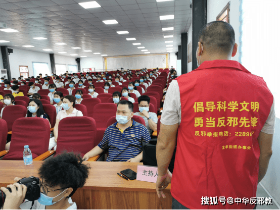 办联合镇扫黑办,禁毒办,妇联,文化站,安监所,司法所,仍图派出所等部门