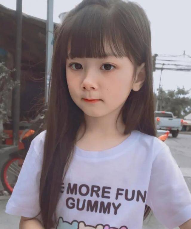 在2020年5月下旬, 因为外表靓丽可爱,onew经常被邀请作为儿童写真模特