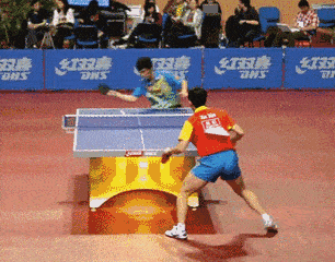 描写打乒乓球的动作的片段