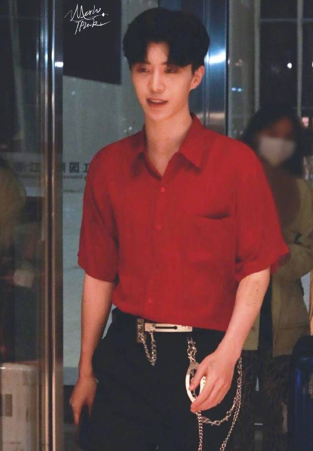 被粉丝称为调色板的范丞丞,到底拥有多少穿搭技能