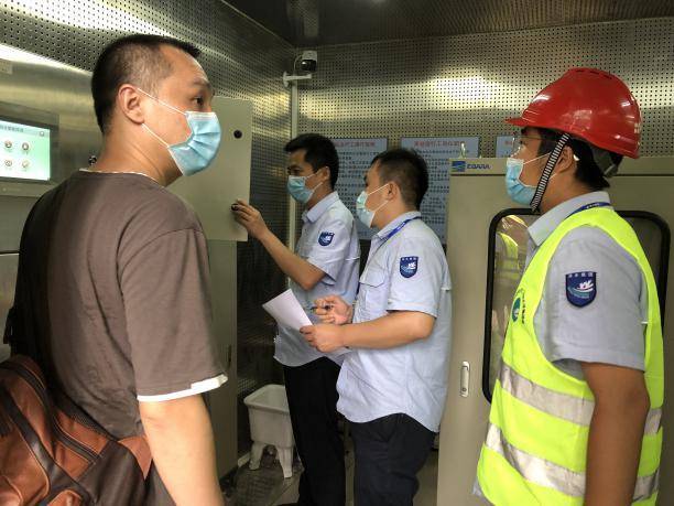 现场联合检查当天，各部门依照职责划分对新建的泵房、水表及消防等设施