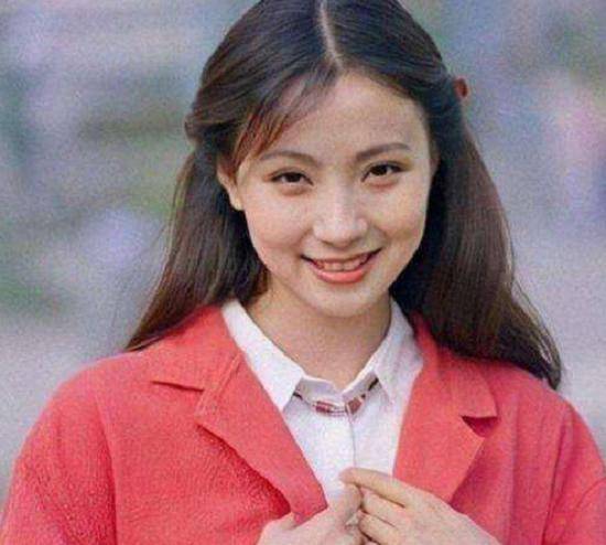 原创小陶虹年轻时有多漂亮笑起来很撩人难怪徐峥这么喜欢她