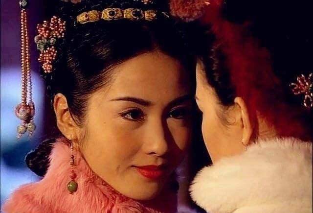 好温馨！黎姿为父母庆祝金婚，三代同堂，老公马廷强罕有现身