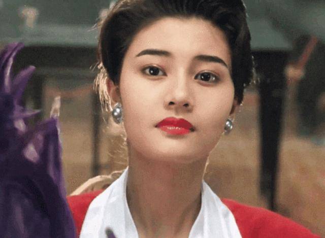 原创李嘉欣青涩时代:3岁被星探发掘,18岁获港姐冠军,相恋刘銮雄