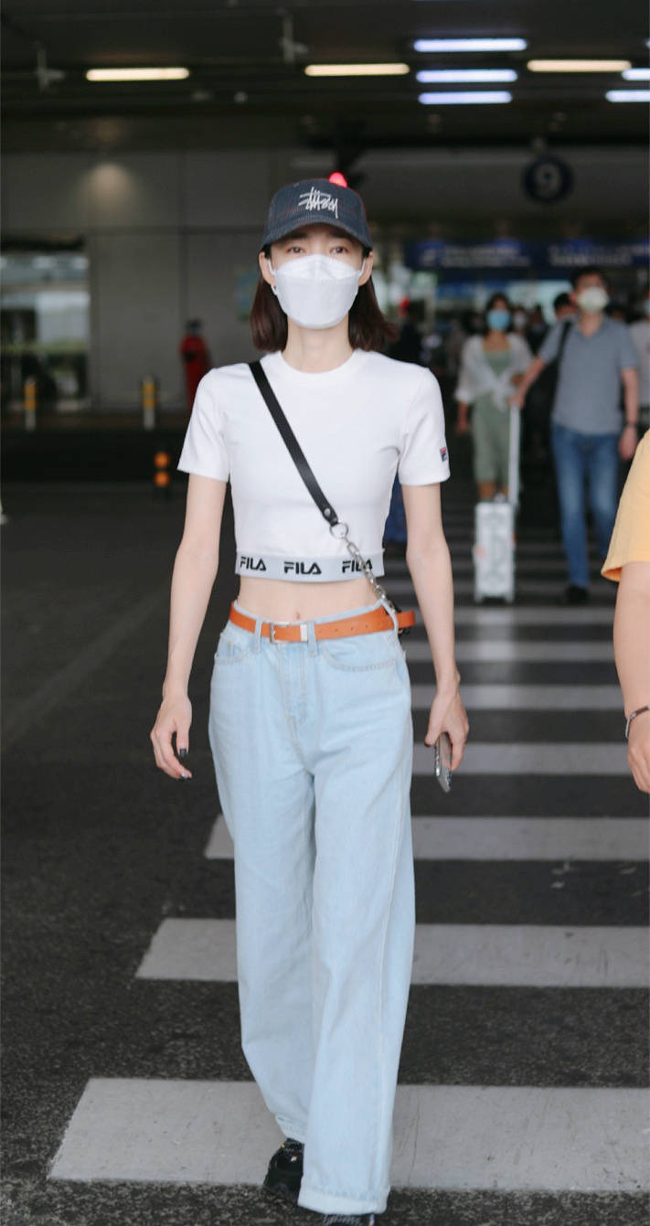 原创王丽坤惊人颜值是假的被机场私服穿搭气质惊艳网友厉害了
