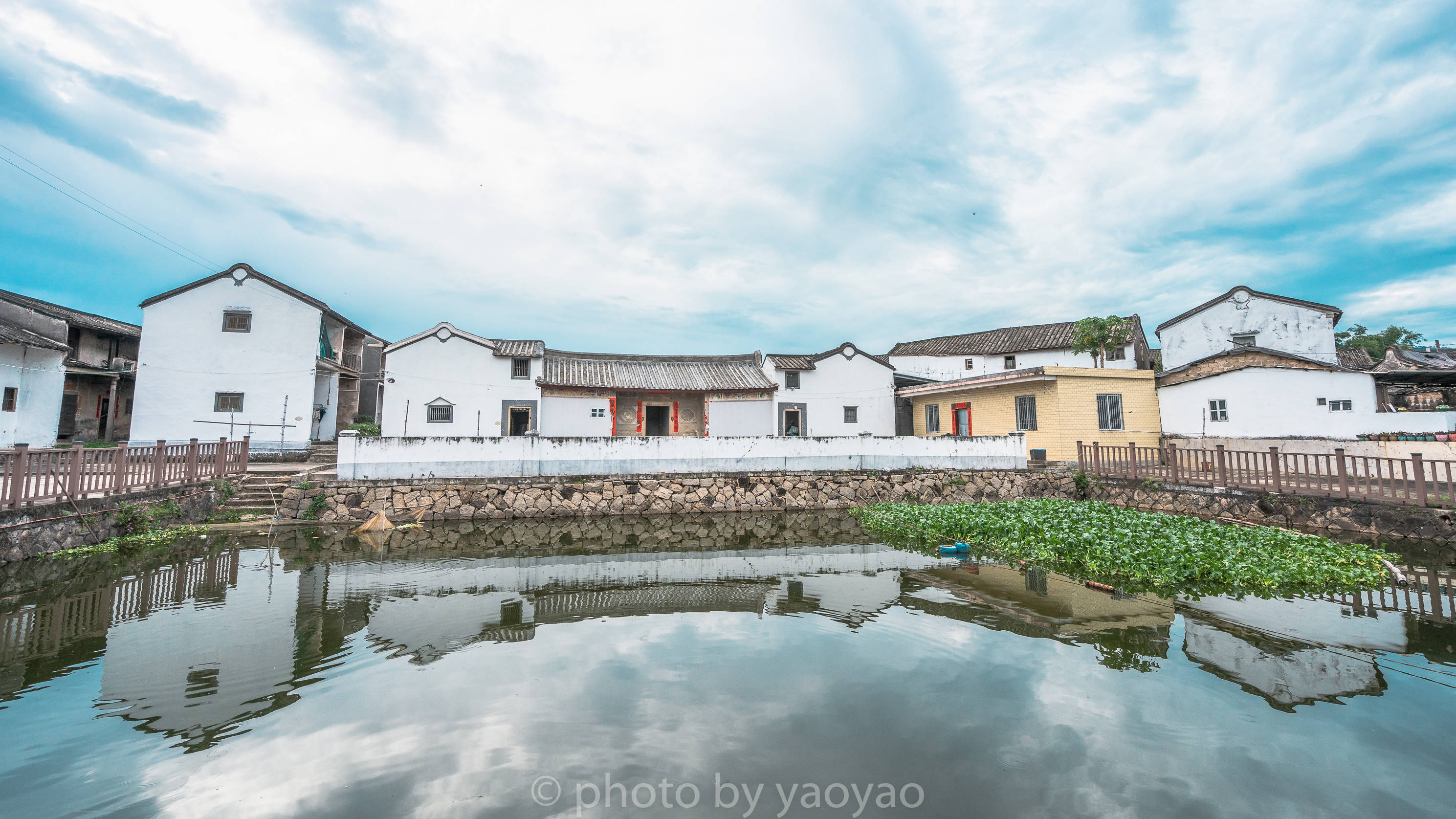 而位于潮州市潮安县归湖镇的【狮峰村】则是一个不错的选择.