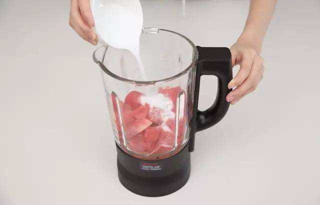 在家怎么做冰沙饮品 8ed591fa15ca4b7899525b392ee14da6.jpeg