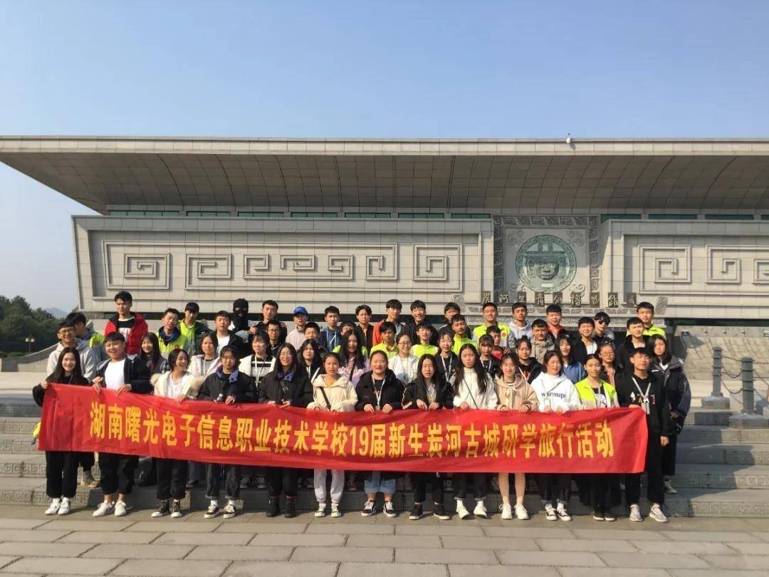 ▼專業前沿:植入國家勞動部及行業主管部門要求的職業資格證書培訓_裝裝修 ▼專業前沿:植入國家勞動部及行業主管部門要求的職業資格證書培訓